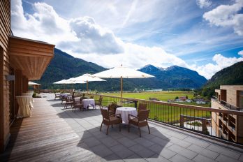 Terrasse mit Landschaftsblick