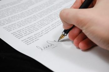Unterschrift für Mietvertrag