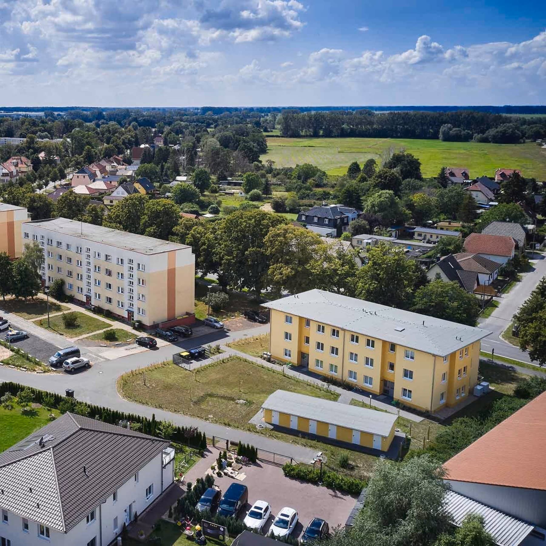 Blick aus der Vogelperspektive auf die „Platte", auf der rechten Seite sieht man den Neubau