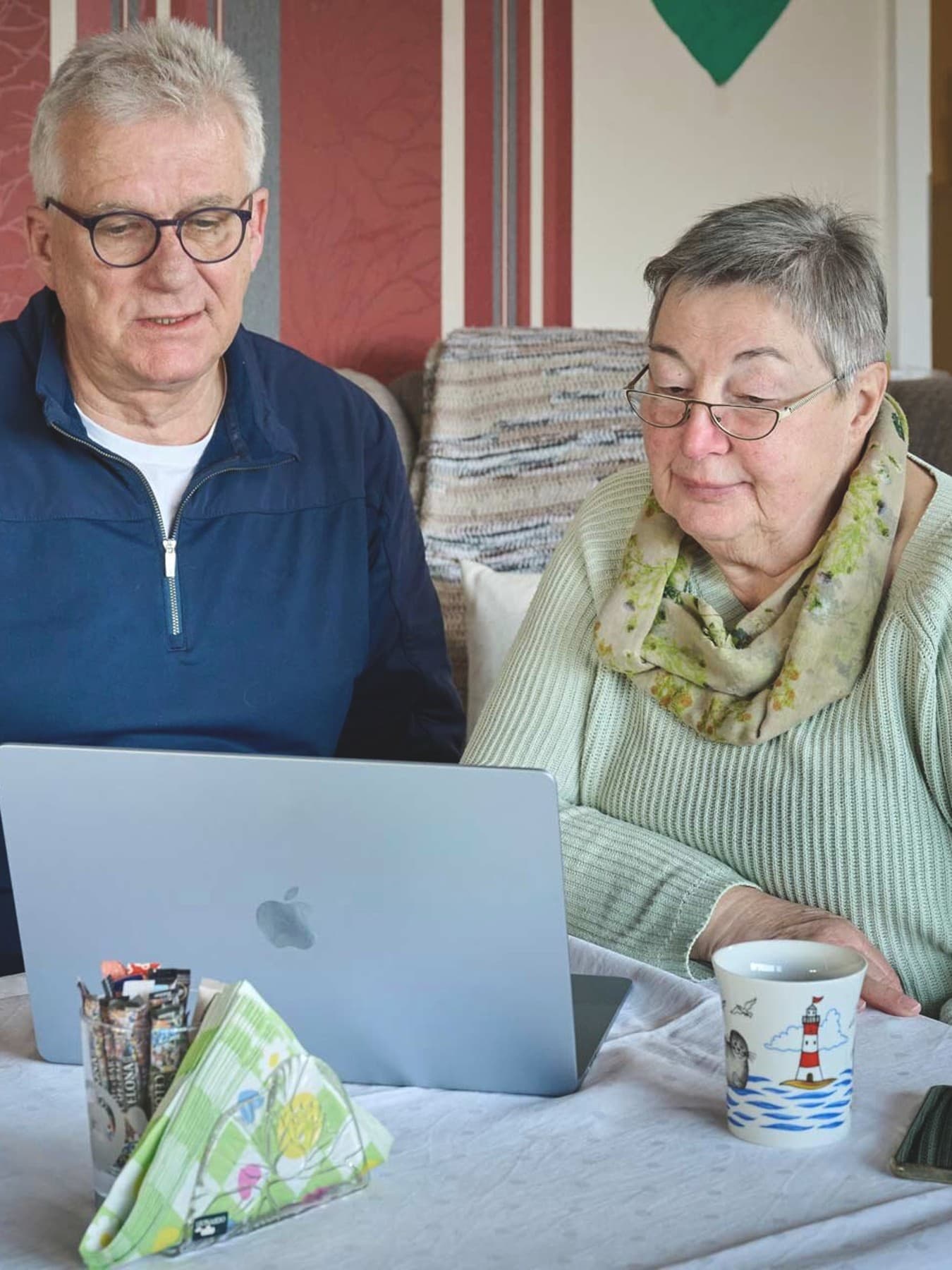 Bild von Familie Eichholtz auf der Couch