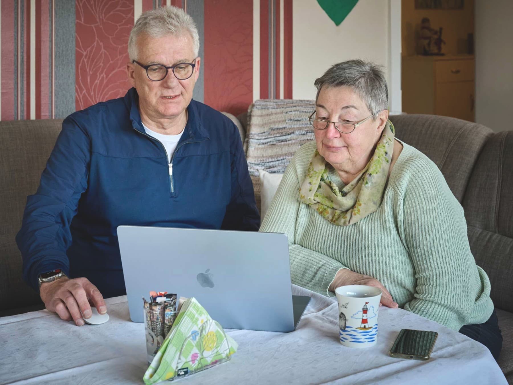 Bild von Familie Eichholtz auf der Couch