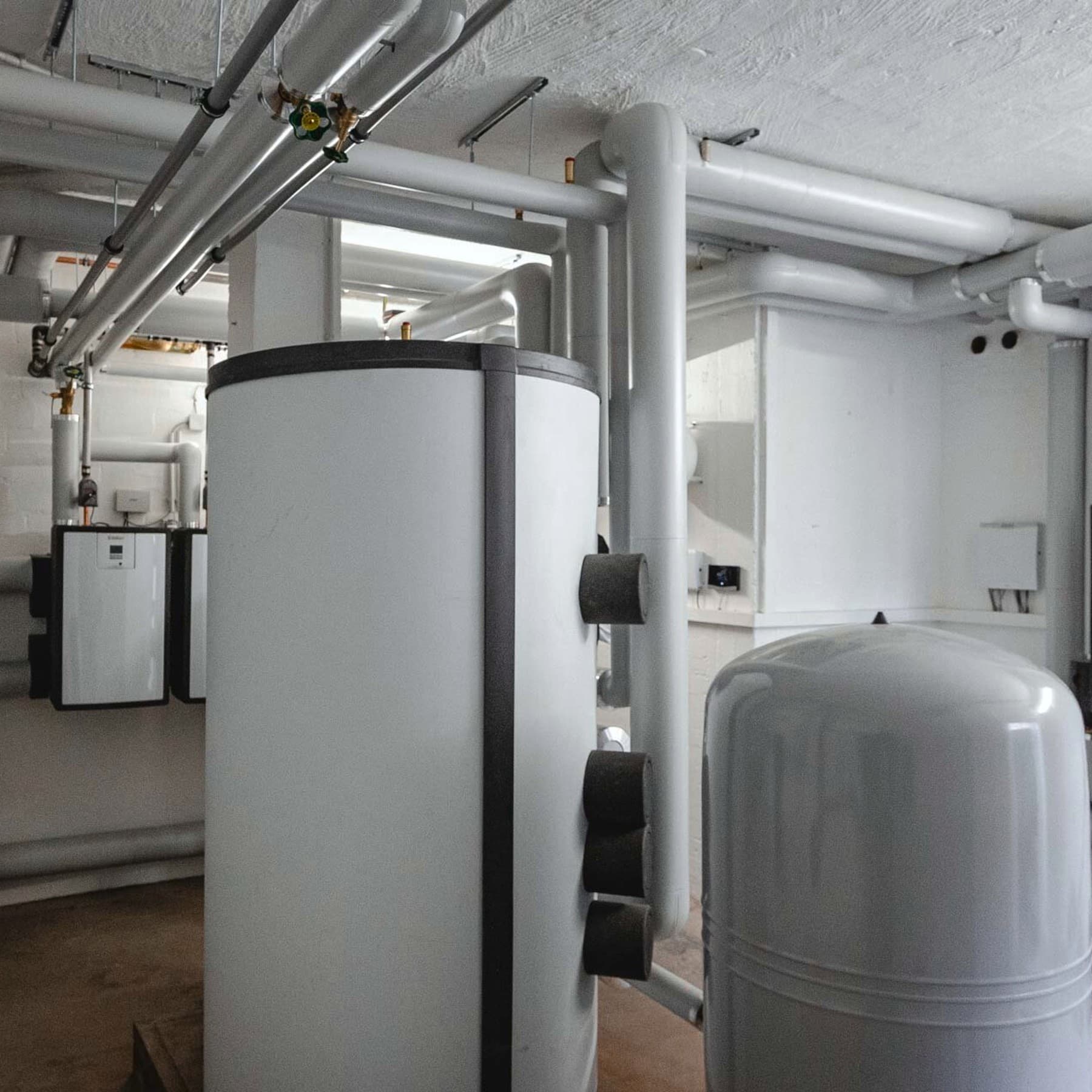 Heizkeller mit mehreren Vaillant Geräten