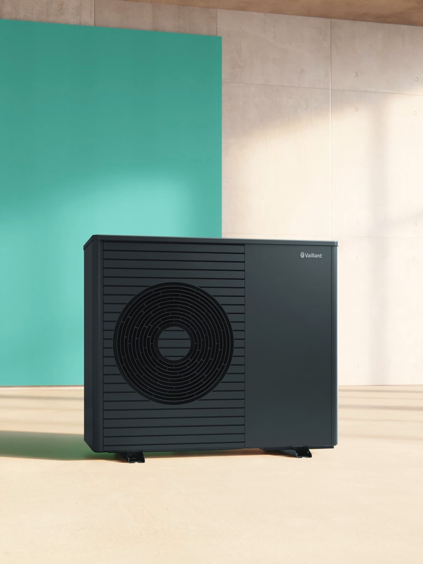 aroTHERM plus Wärmepumpe vor grünem Hintergrund