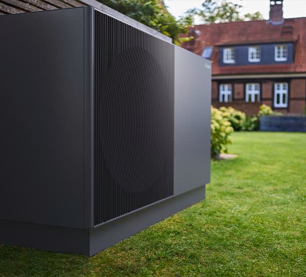 die neue Vaillant Wärmepumpe aroTHERM perform in Nahaufnahme.