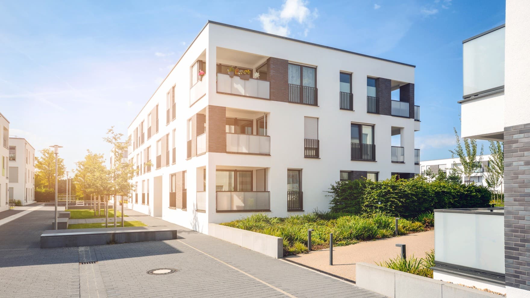 Außenansicht eines neuen Merhfamilienhauses