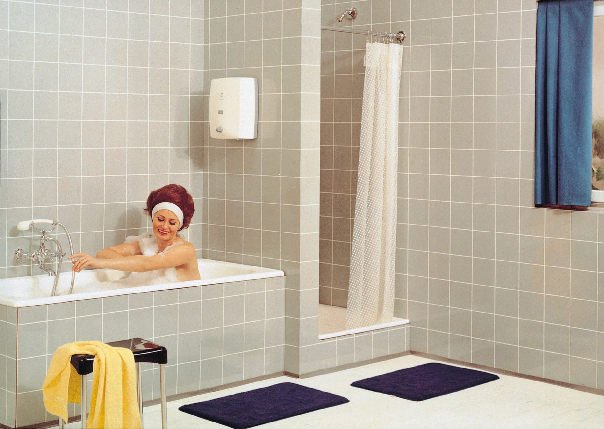 MAG-E in einem Badezimmer an der Wand