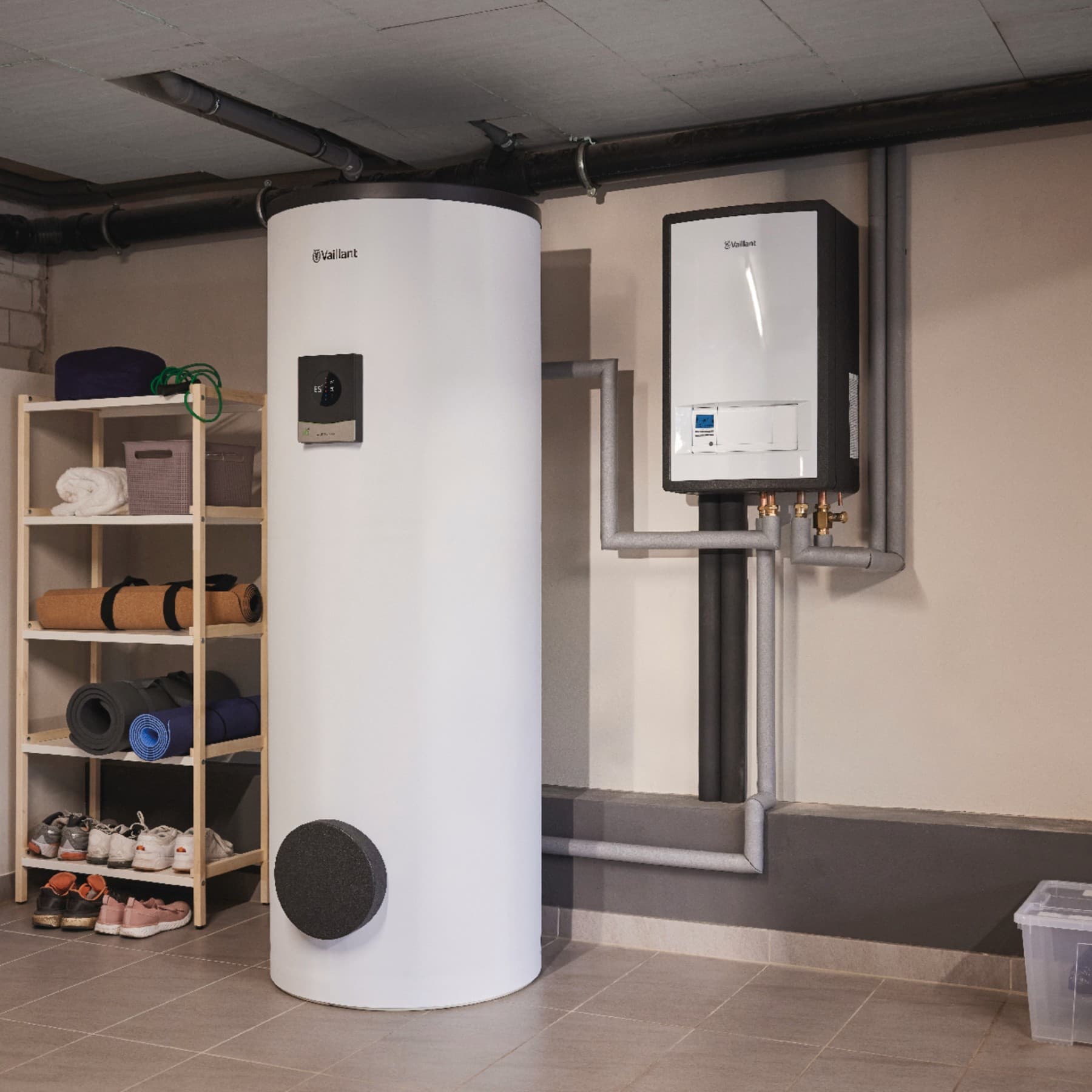 Vaillant Geräte in einem Heizkeller.