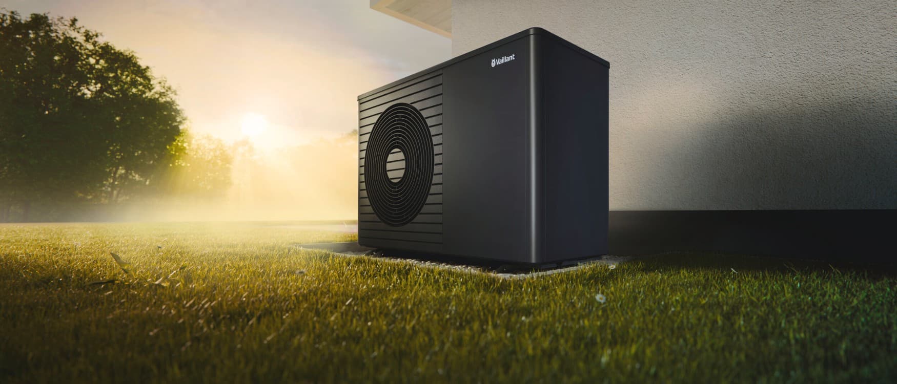 Luft-Wasser-Wärmepumep aroTHERM plus von Vaillant vor einem modernen Haus